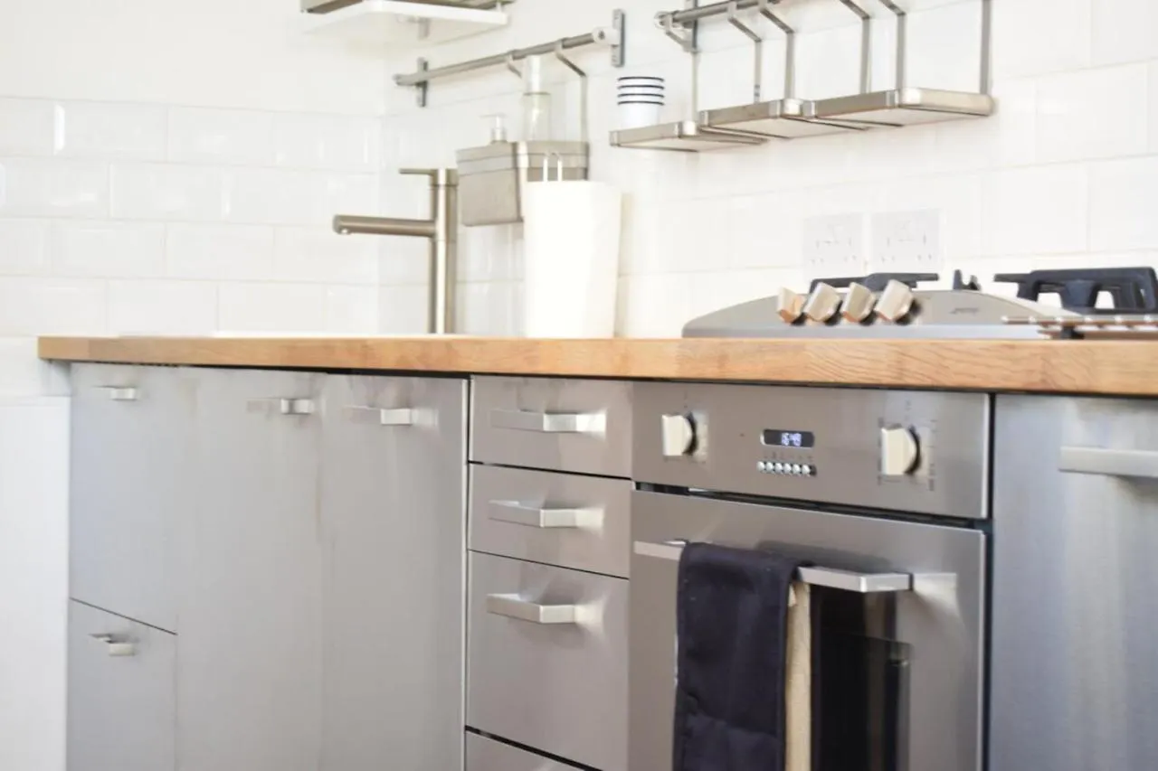 Airy Modern 1 Bed Apartment In Shoreditch London