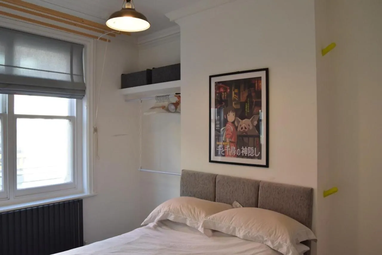 Airy Modern 1 Bed Apartment In Shoreditch London