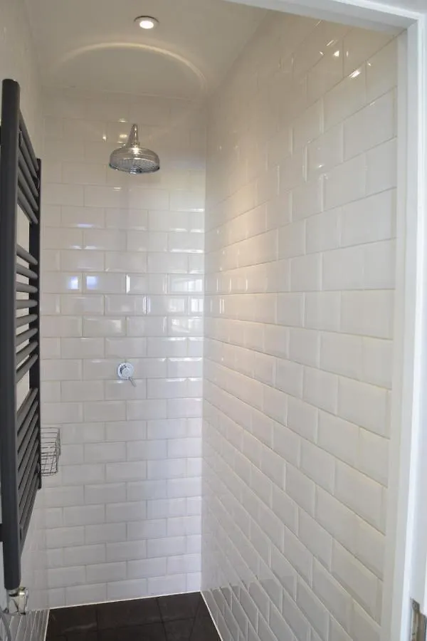 Airy Modern 1 Bed Apartment In Shoreditch London